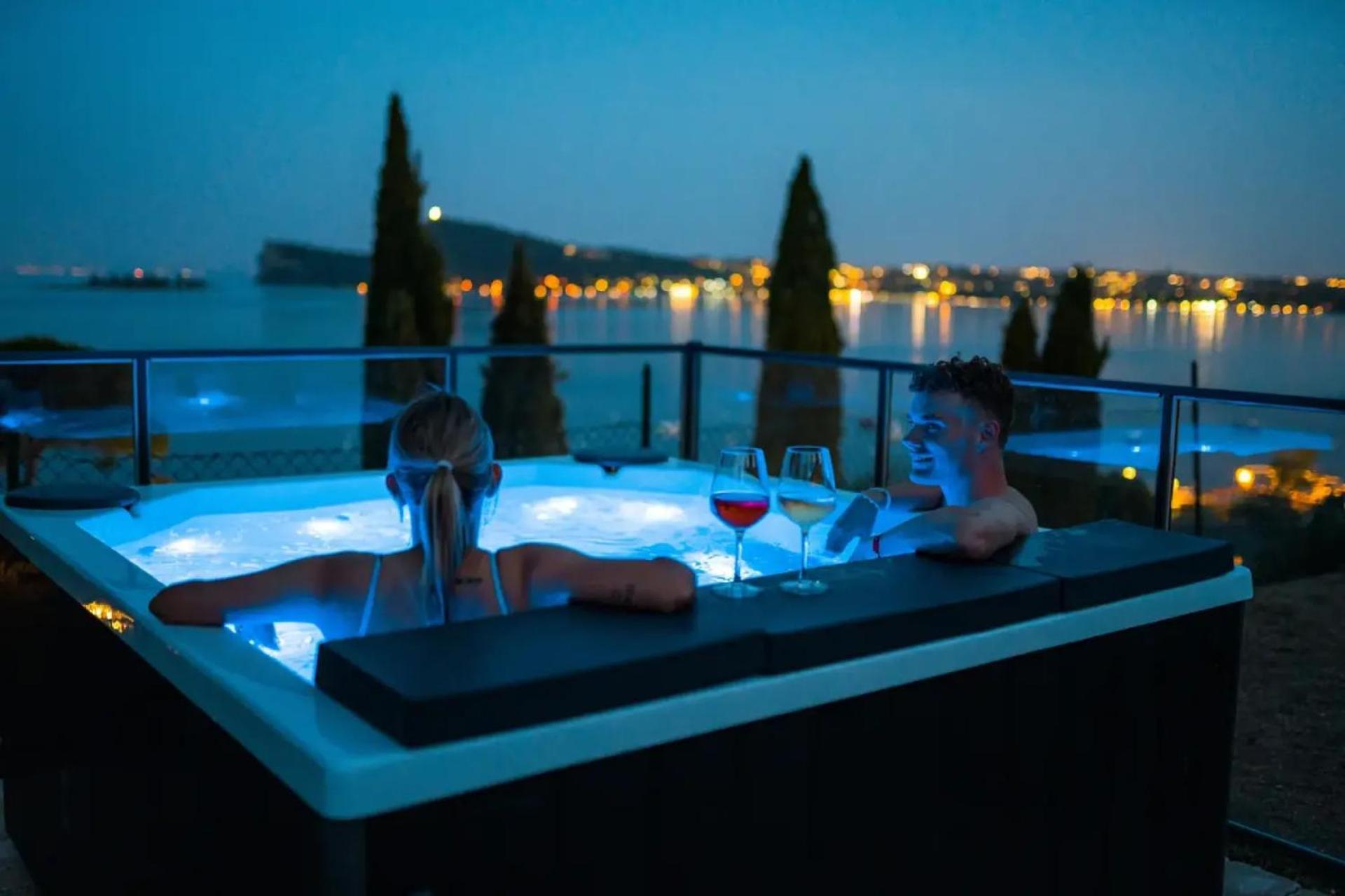 Vacanze Glamping Boutique San Felice del Benaco Exterior photo