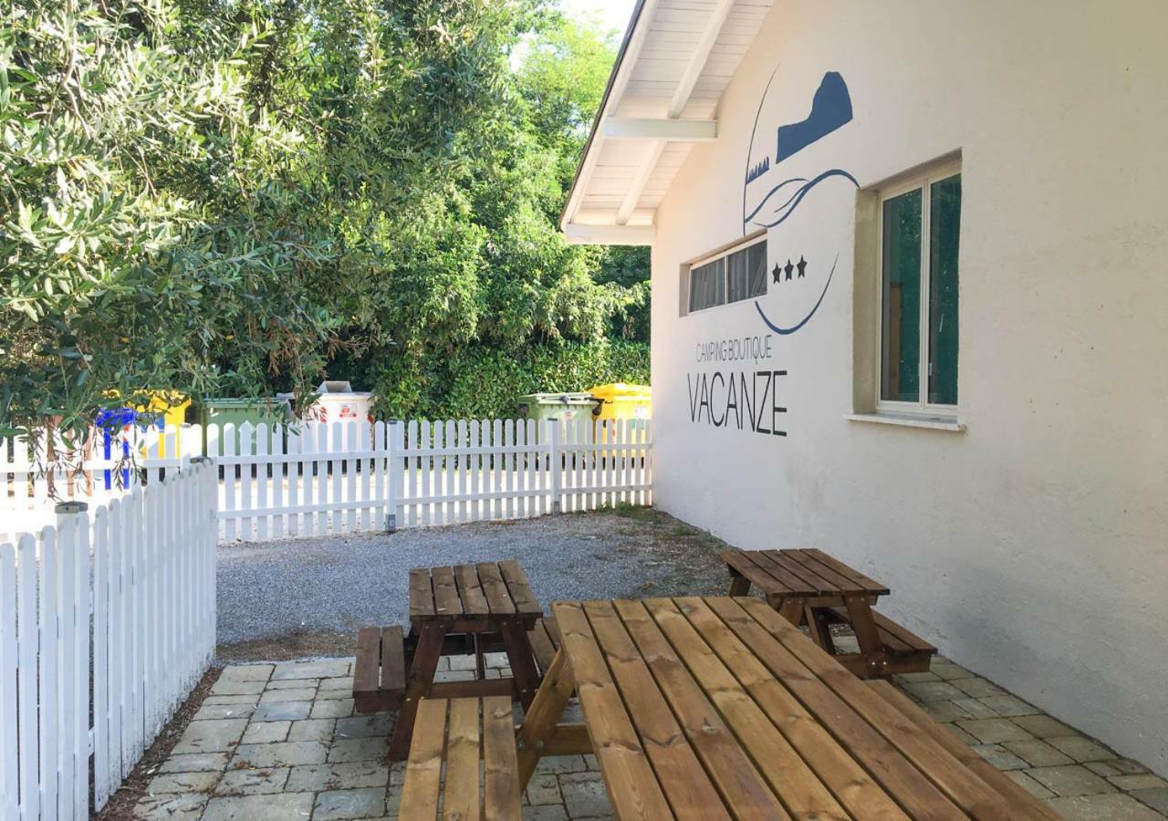 Vacanze Glamping Boutique San Felice del Benaco Exterior photo