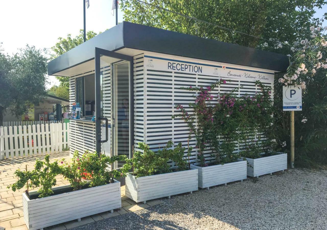 Vacanze Glamping Boutique San Felice del Benaco Exterior photo